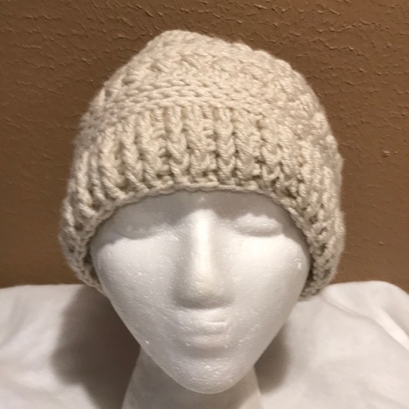 Hand Crocheted Slouchy Hat/Fur Pom Pom - Picture 5 of 8